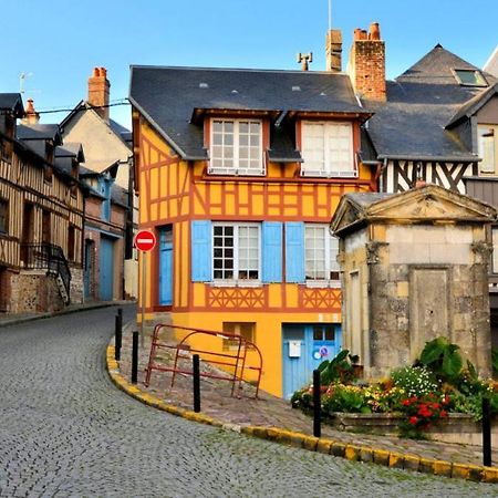 Chambre D'Hotes Du Carre Des Arts Honfleur Exteriör bild
