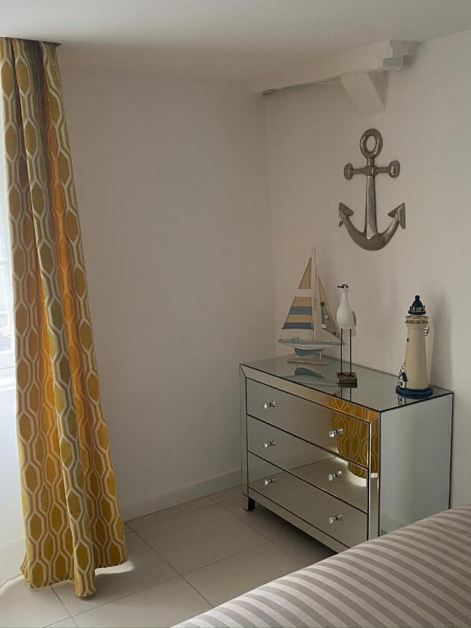 Chambre D'Hotes Du Carre Des Arts Honfleur Exteriör bild