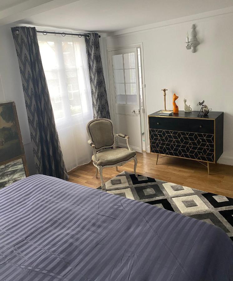 Chambre D'Hotes Du Carre Des Arts Honfleur Exteriör bild