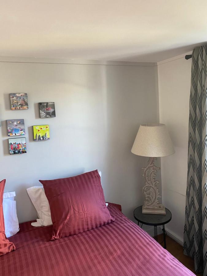 Chambre D'Hotes Du Carre Des Arts Honfleur Exteriör bild