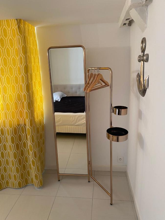 Chambre D'Hotes Du Carre Des Arts Honfleur Exteriör bild